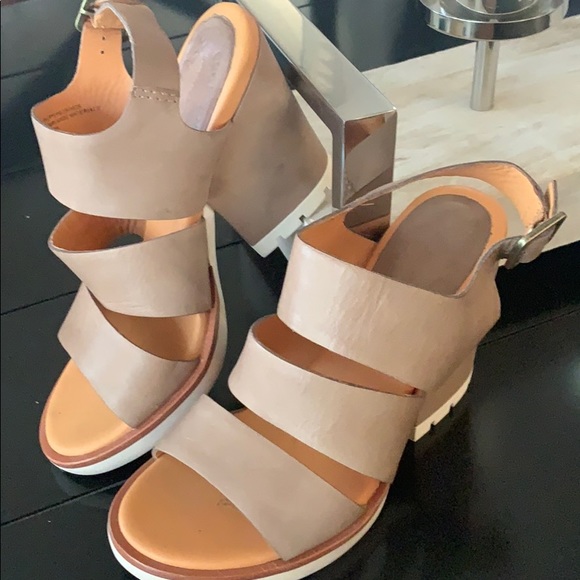 Kork-Ease Shoes - Taupe leather sandal